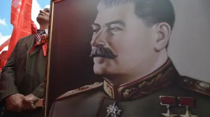 Политика Сталина приветствуются гражданами на контрасте с Ельциным Политика Сталина приветствуются гражданами на контрасте с Ельциным