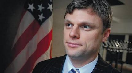 Экс-советник Госдепа Уитон призвал снять санкции с РФ после статьи Путина Экс-советник Госдепа Уитон призвал снять санкции с РФ после статьи Путина