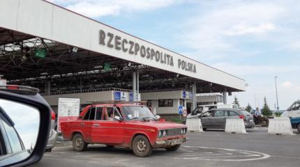 Прямиком в родные края: более 10 тысяч украинцев выгнали из Европы Прямиком в родные края: более 10 тысяч украинцев выгнали из Европы