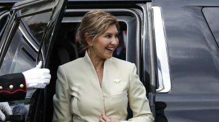 «Кому — война, а кому — мать родна», или Миллионы для Зеленской