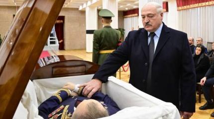 В Белоруссии похоронили Макея: главные версии конспирологов В Белоруссии похоронили Макея: главные версии конспирологов