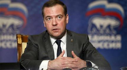 Семья Ельцина использует Медведева, чтобы убрать Путина? Семья Ельцина использует Медведева, чтобы убрать Путина?