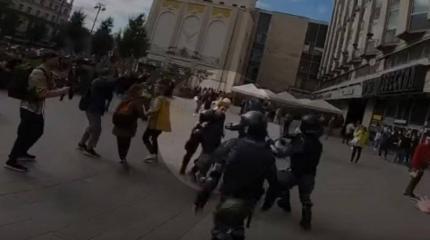 В Госдуме считают, что суд в деле Устинова не должен идти на поводу у толпы В Госдуме считают, что суд в деле Устинова не должен идти на поводу у толпы