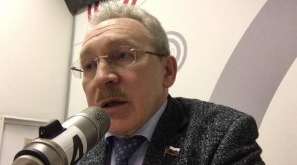 Макаренко объяснил страх Киева перед диалогом с РФ о прекращении конфликта Макаренко объяснил страх Киева перед диалогом с РФ о прекращении конфликта