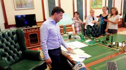 Украинские нацисты подняли бунт против Зеленского Украинские нацисты подняли бунт против Зеленского