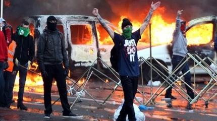 Французские радикалы грозят свергнуть Олланда Французские радикалы грозят свергнуть Олланда
