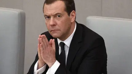 Медведев согласился на роль жертвы Медведев согласился на роль жертвы