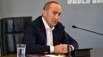 Политическая буря в Армении: Роберт Кочарян с сыном попали под следствие