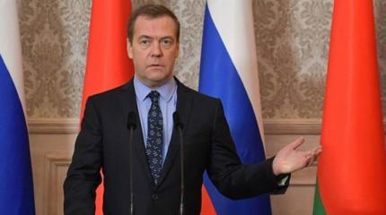 Медведев даст белорусам рубля Медведев даст белорусам рубля