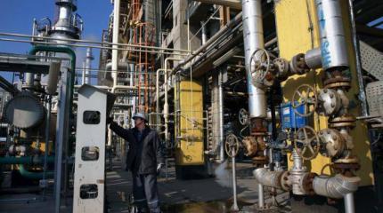 Нефть затапливает рынок Нефть затапливает рынок