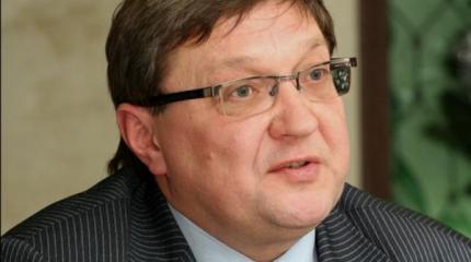 Суслов: Мир начинает готовиться к горячей войне Суслов: Мир начинает готовиться к горячей войне