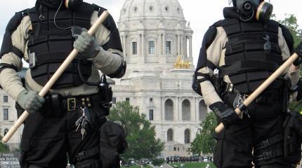 Почему стоит готовиться к введению в США военного положения Почему стоит готовиться к введению в США военного положения