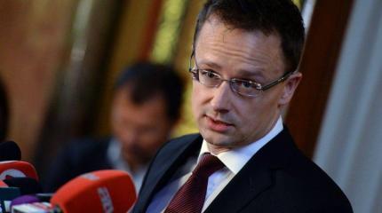 Сийярто: Выдача паспортов Венгрии в Закарпатье не нарушает законов Украины Сийярто: Выдача паспортов Венгрии в Закарпатье не нарушает законов Украины