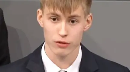 Внутренний диалог с мальчиком из Уренгоя: Невинно погибшие солдаты Вермахта Внутренний диалог с мальчиком из Уренгоя: Невинно погибшие солдаты Вермахта