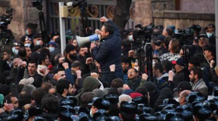 Противостояние в Армении: президент предлагает диалог