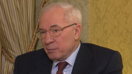 Азаров раскритиковал нацистку Фарион, назвавшую украинцев «быдломассой» Азаров раскритиковал нацистку Фарион, назвавшую украинцев «быдломассой»