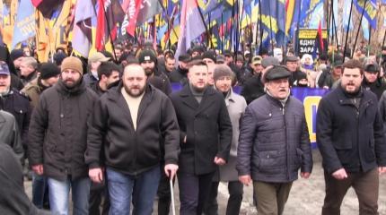 Киев накрыли протесты националистов: радикалы захватили НКРЭКУ Киев накрыли протесты националистов: радикалы захватили НКРЭКУ