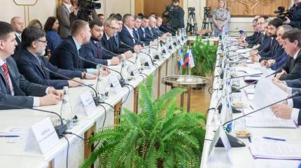 Российский Крым подписал межпарламентские соглашения с Донбассом Российский Крым подписал межпарламентские соглашения с Донбассом