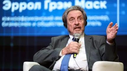 Отец Маска так и не определился — он Остап Бендер или Джеймс Бонд