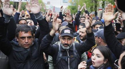 Чего выжидала Москва, пока Ереван менял власть Чего выжидала Москва, пока Ереван менял власть