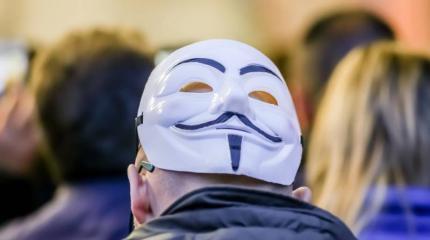 Дружеский привет от юбиляра? Дружеский привет от юбиляра?