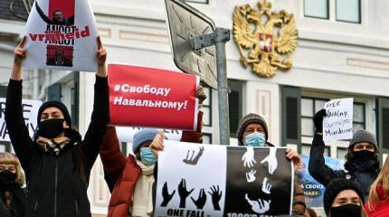 США зажигают «огненный пояс» вокруг России