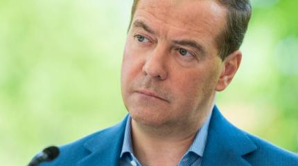 Медведев сравнил "Единую Россию" с КПСС Медведев сравнил "Единую Россию" с КПСС