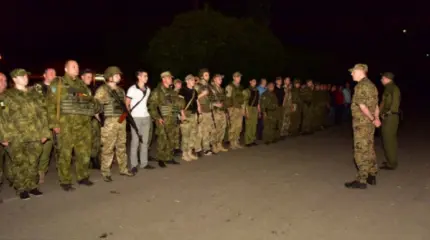 Бунт в Торецке: жители Донецкой области блокируют украинских силовиков Бунт в Торецке: жители Донецкой области блокируют украинских силовиков