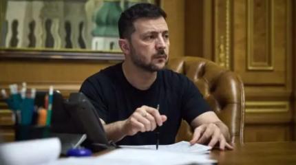 По британскому сценарию: Зеленский собирается воевать ещё несколько лет