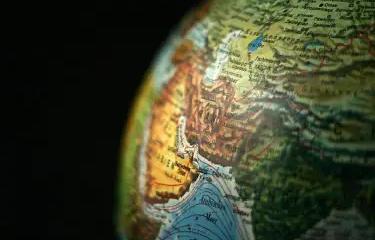 Ближний Восток теряет доверие к США: дипломатия под ударом Ближний Восток теряет доверие к США: дипломатия под ударом