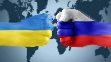 Украинец в честь Дня ВМФ поднял русские флаги