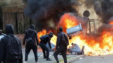Долой Макрона, да здравствует Frexit! Почему Франция погружается в хаос