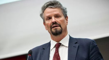 Немецкий политик Эрлер рассказал, когда будет обсуждаться статус Крыма Немецкий политик Эрлер рассказал, когда будет обсуждаться статус Крыма