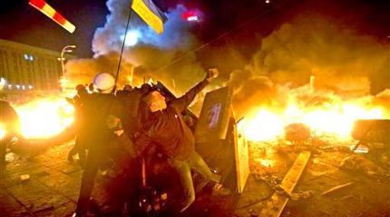 «Майдан» в Киеве: перекрыты трассы, демонстранты жгут покрышки «Майдан» в Киеве: перекрыты трассы, демонстранты жгут покрышки