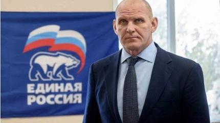 Депутат Карелин гонит народ с шеи государства: там все места заняты Депутат Карелин гонит народ с шеи государства: там все места заняты