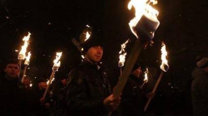 Киев сегодня: Ремейк нацистских факельных шествий периода 3-го Рейха Киев сегодня: Ремейк нацистских факельных шествий периода 3-го Рейха