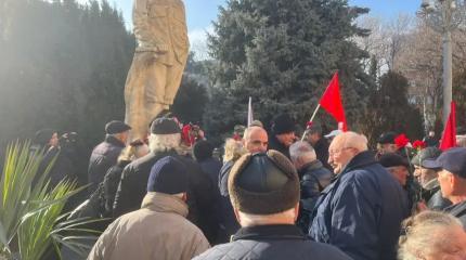 Сталина не трожь! Нет украинизации! - Грузины вышли на митинг