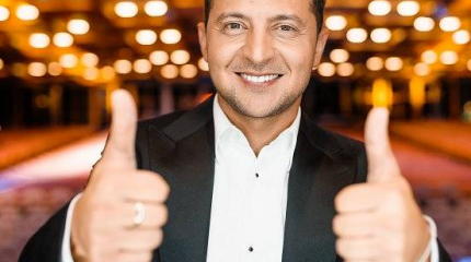 Порошенко и Тимошенко Запад не устраивает, поэтому он выбрал Зеленского Порошенко и Тимошенко Запад не устраивает, поэтому он выбрал Зеленского