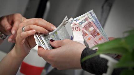 Сколько составляет минимальный оклад труда в Европе? Сколько составляет минимальный оклад труда в Европе?