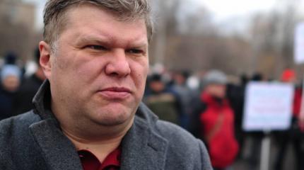 В «Яблоке» завёлся червь: Митрохин подал в суд на свою партию В «Яблоке» завёлся червь: Митрохин подал в суд на свою партию