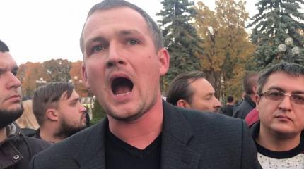Майданщики призвали батальон «Донбасс» оставить позиции и пойти на Киев Майданщики призвали батальон «Донбасс» оставить позиции и пойти на Киев