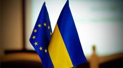 ЕС должен лишить Украину безвиза из-за сопротивления радикалов на Донбассе ЕС должен лишить Украину безвиза из-за сопротивления радикалов на Донбассе