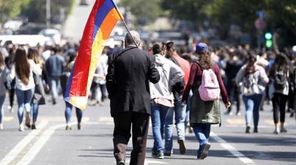 В Ереване образовалась антироссийская триада, отрывающая Армению от России В Ереване образовалась антироссийская триада, отрывающая Армению от России