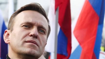 В Кремле прокомментировали возможное возвращение Навального в Россию