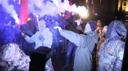 Радикалы напали на переселенцев под Киевом: убирайтесь в ваш Донбасс Радикалы напали на переселенцев под Киевом: убирайтесь в ваш Донбасс