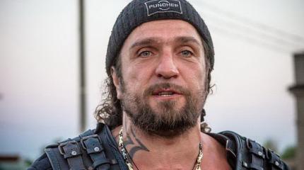 Байкер Хирург объяснил депутату ВРУ Новинскому почему ему за него стыдно Байкер Хирург объяснил депутату ВРУ Новинскому почему ему за него стыдно