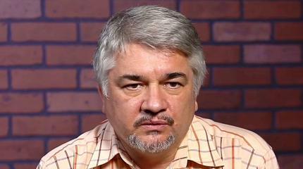 Политолог Ищенко высказался о главной ошибке Медведева на посту премьера Политолог Ищенко высказался о главной ошибке Медведева на посту премьера