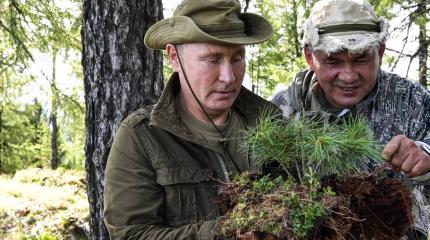 Путин на несколько дней ушел в тайгу вместе с Шойгу Путин на несколько дней ушел в тайгу вместе с Шойгу