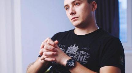 Экс-лидеру «Правого сектора» Стерненко надавали тумаков в Одессе Экс-лидеру «Правого сектора» Стерненко надавали тумаков в Одессе