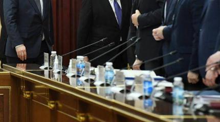 Заповедь бюрократа: в любой непонятной ситуации — замри! Заповедь бюрократа: в любой непонятной ситуации — замри!
